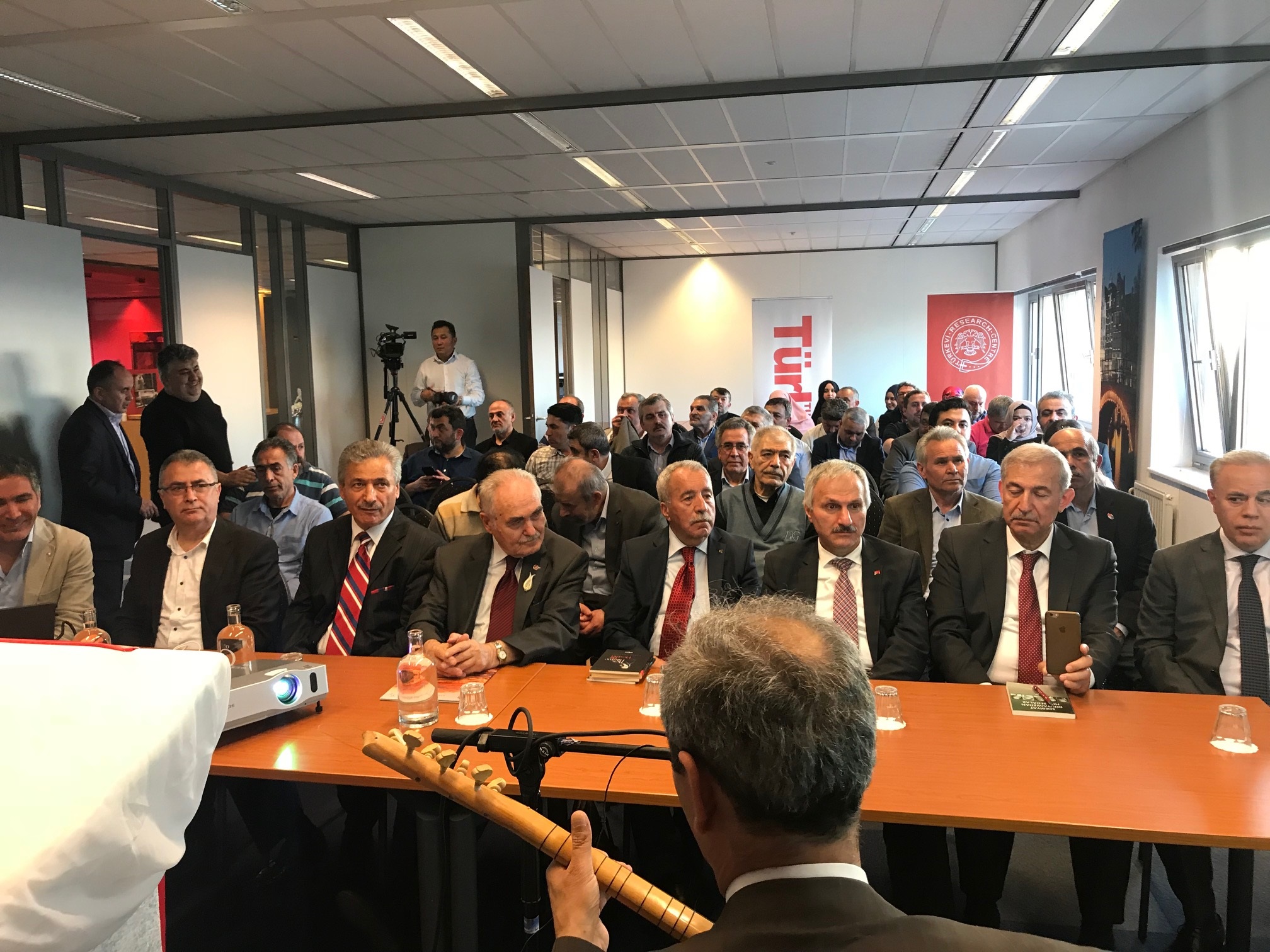 Amsterdam’da Şiir Buluşmaları Programı’na Büyük İlgi